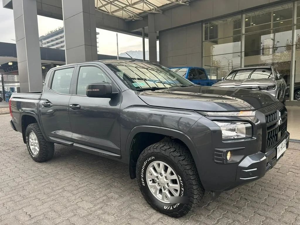 Mitsubishi L200 2.4 Katana Xrt Diesel 4x4 Dob. Cab. Euro6 Mt 4p año 2025