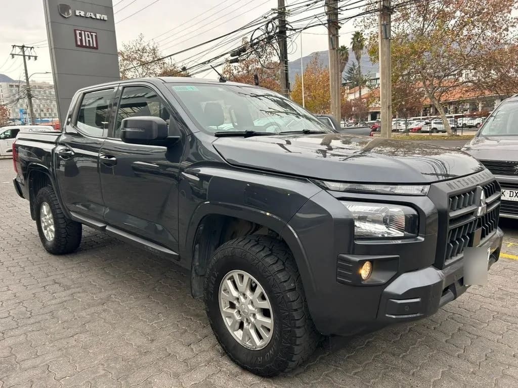 Mitsubishi L200 2.4 Katana Xrt Mt 4x4 Diesel año 2025
