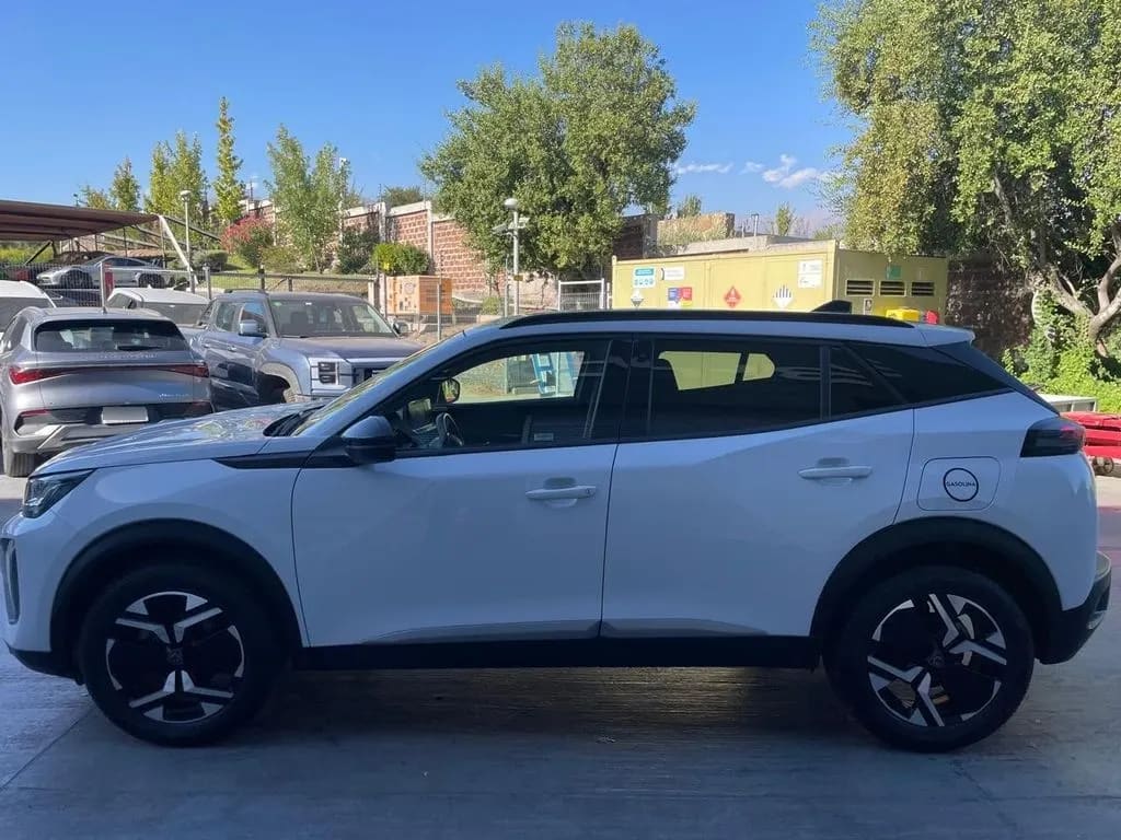 Peugeot 2008 1.2 Allure Pack Puretech 130 At año 2024