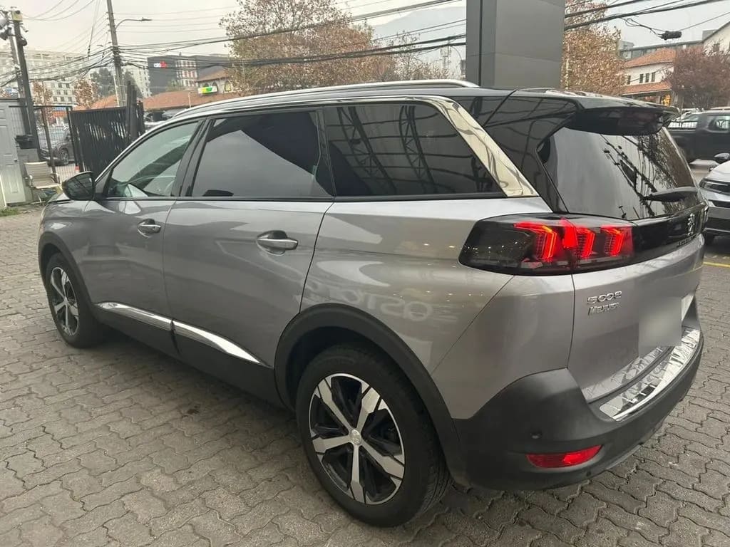Peugeot 5008 1.5 Allure Pack Bluehdi 130 Eat8 At año 2024