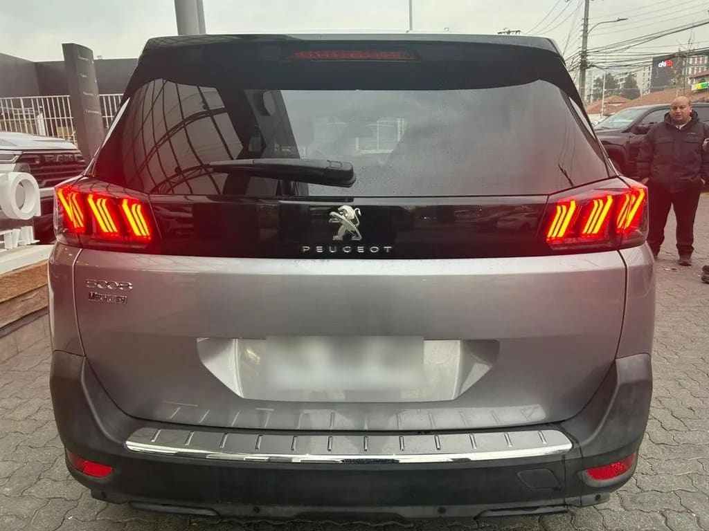 Peugeot 5008 1.5 Allure Pack Bluehdi 130 Eat8 At año 2024