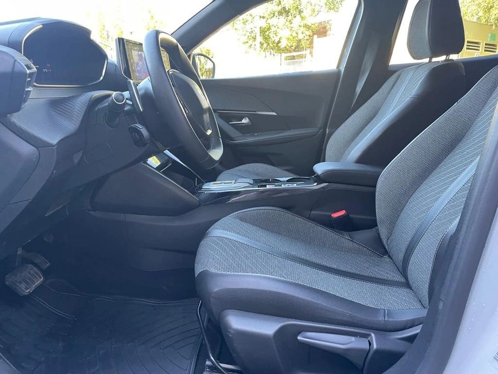 Peugeot 2008 1.2 Allure Pack Puretech 130 At año 2024