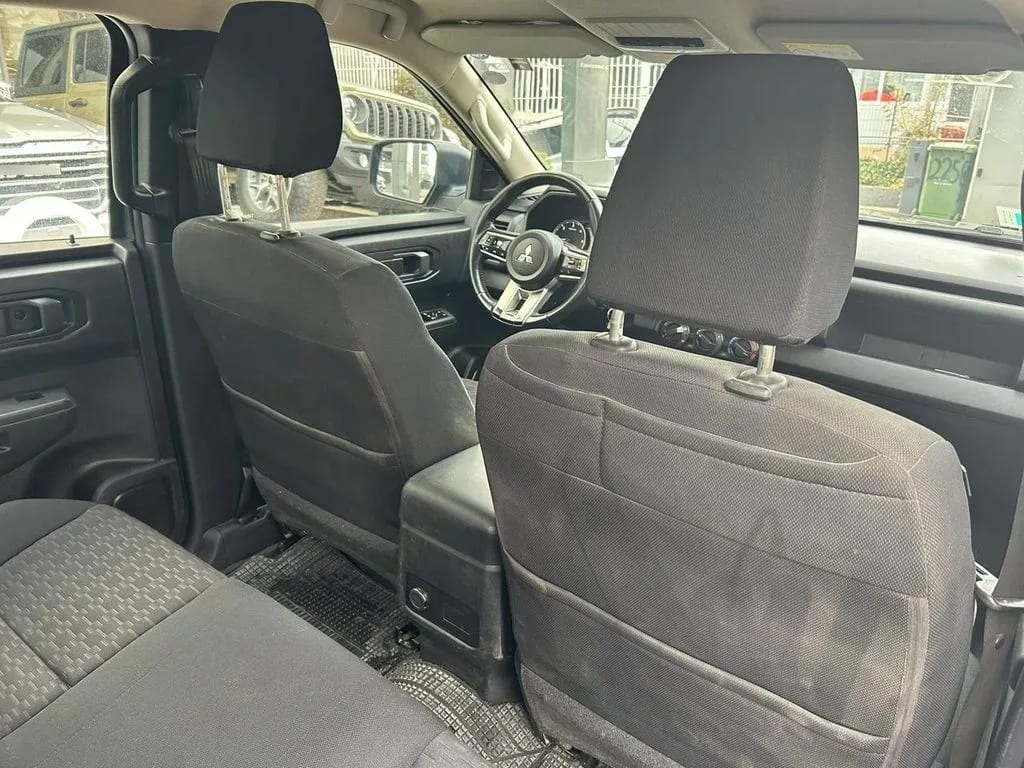Mitsubishi L200 2.4 Katana Xrt Diesel 4x4 Dob. Cab. Euro6 Mt 4p año 2025