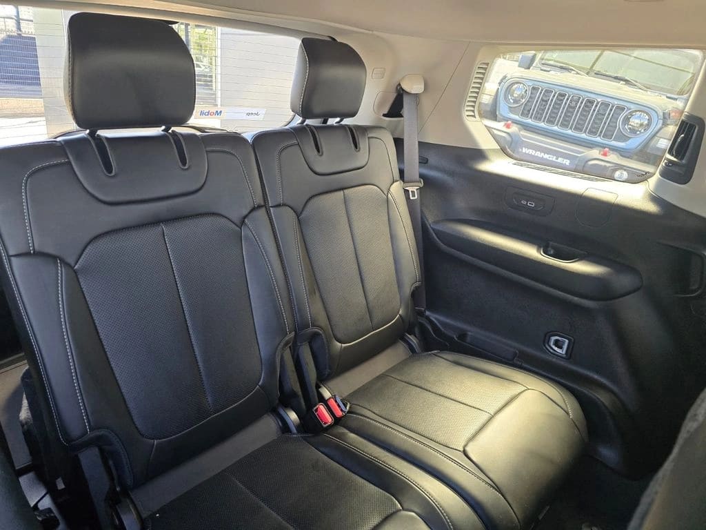 Jeep Grand Cherokee 3.6 Limited L At 4x4 año 2023