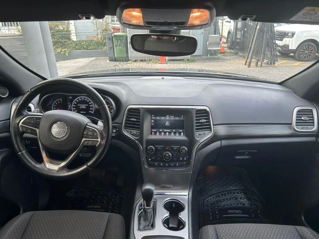Jeep Grand Cherokee 3.6 Laredo At año 2022