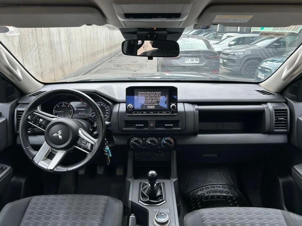 Mitsubishi L200 2.4 Katana Xrt Mt 4x4 Diesel año 2025