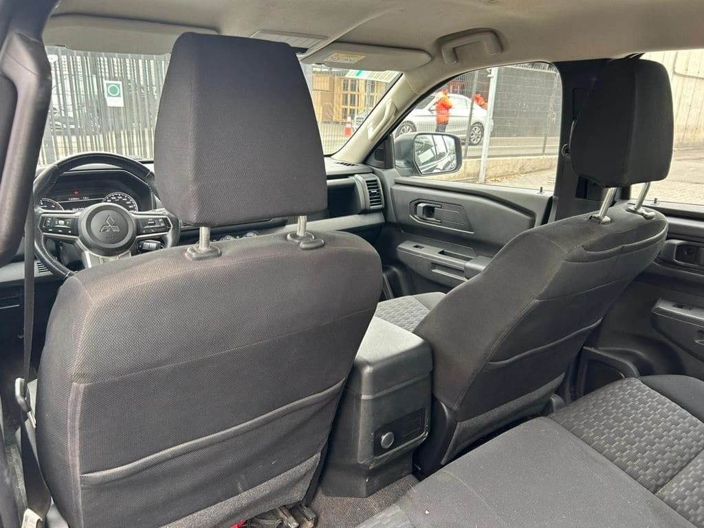 Mitsubishi L200 2.4 Katana Xrt Mt 4x4 Diesel año 2025
