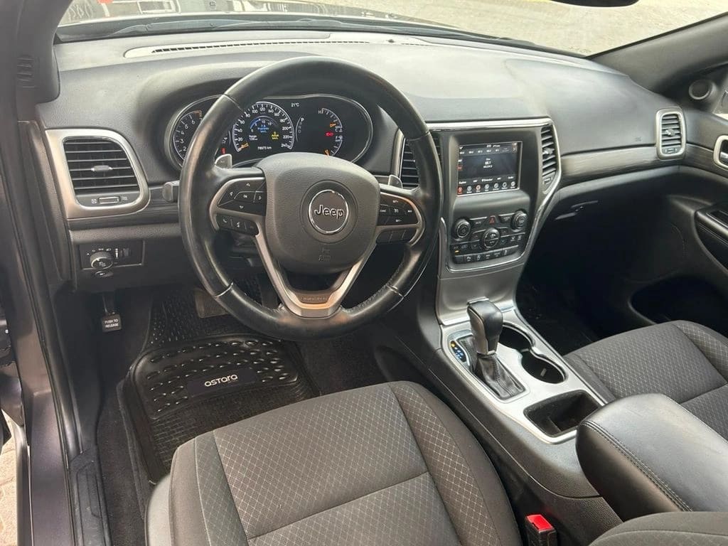 Jeep Grand Cherokee 3.6 Laredo At año 2022