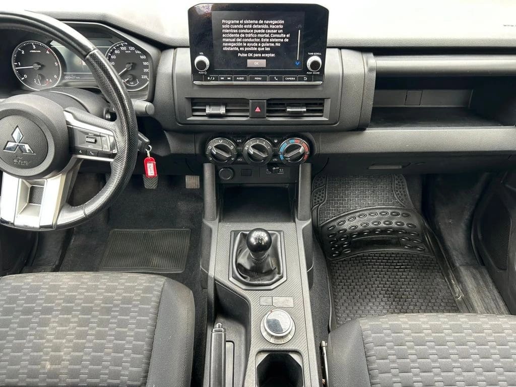 Mitsubishi L200 2.4 Katana Xrt Mt 4x4 Diesel año 2025