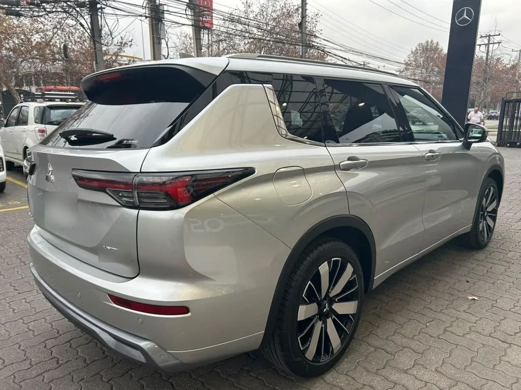 Mitsubishi Outlander 2.5 Gls Limited 4x4 At año 2026