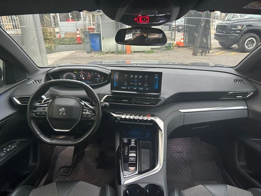 Peugeot 5008 1.5 Allure Pack Bluehdi 130 Eat8 At año 2024