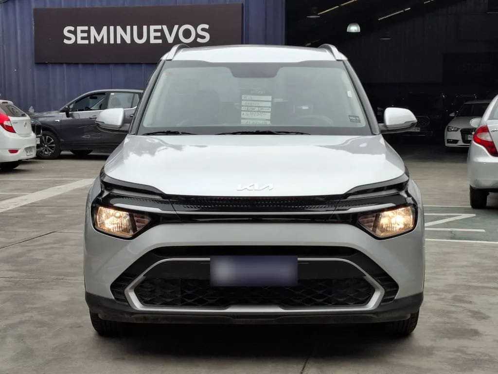 Kia Carens 1.5l Lx 4x2 6mt 5p año 2025