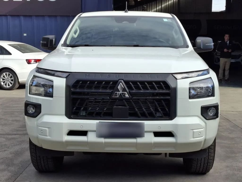 Mitsubishi L200 2.4 Dakar Xr Mt 4x4 Diesel año 2026