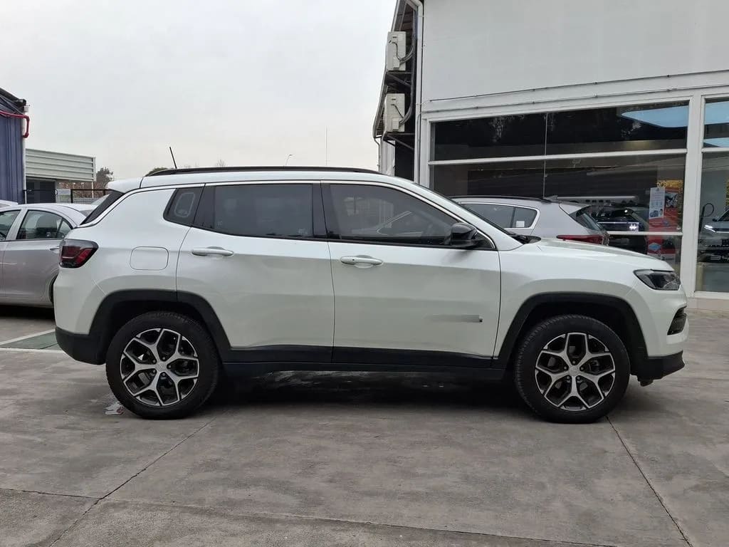 Jeep Compass 1.3 Longitude 4x2 At 5p año 2024