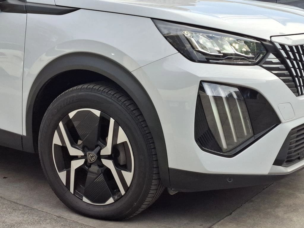 Peugeot 2008 1.2 Active Pack Puretech 130 Mt año 2024