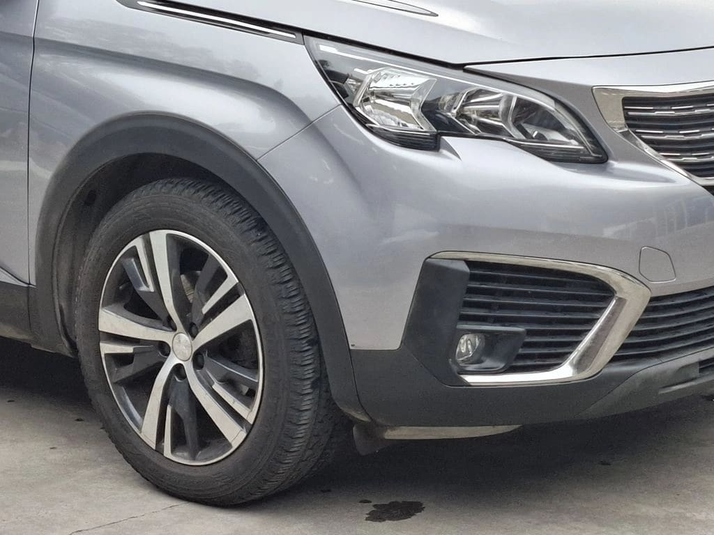 Peugeot 5008 1.5 Active Bluehdi 4x2 130 Eat8 5p año 2020