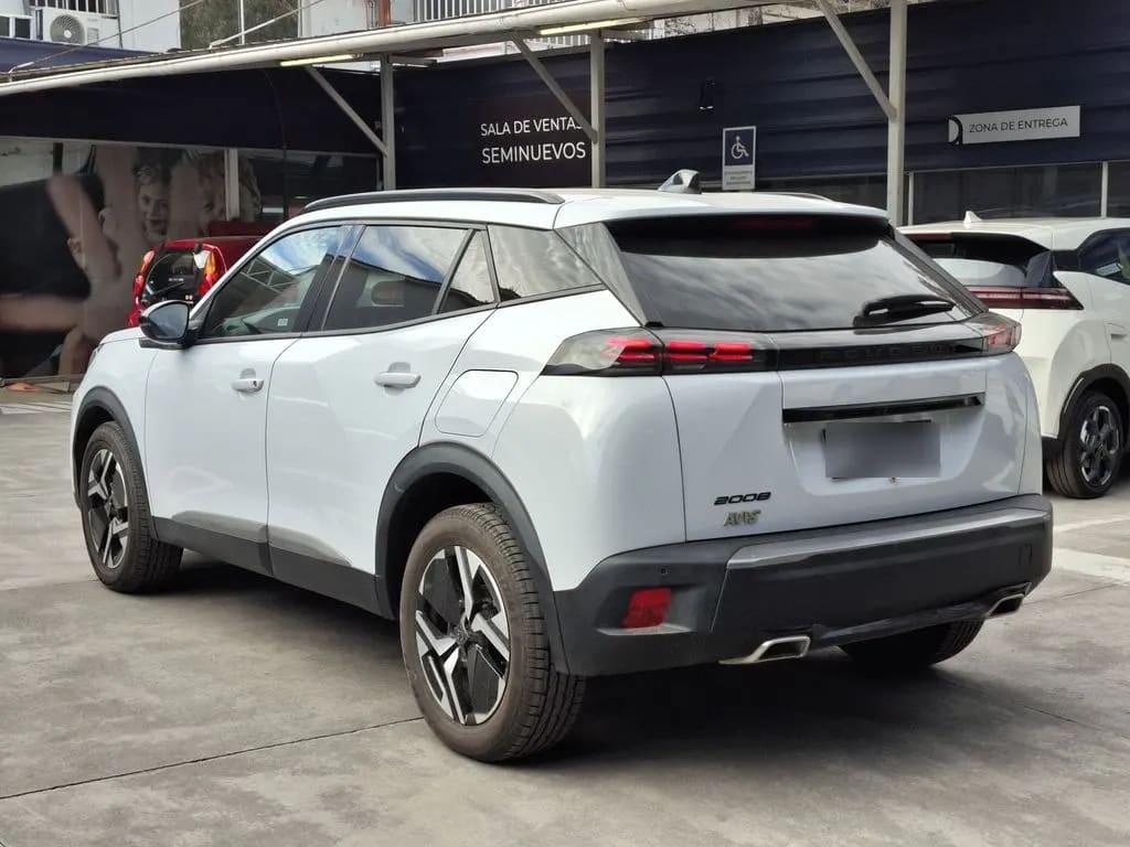 Peugeot 2008 1.2 Allure Pack Puretech 130 4x2 At 5p año 2024