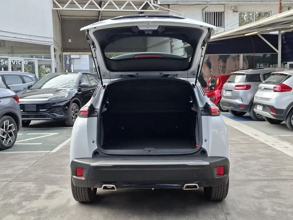 Peugeot 2008 1.2 Active Pack Puretech 130 Mt año 2024