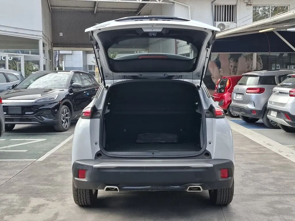 Peugeot 2008 1.2 Allure Pack Puretech 130 4x2 At 5p año 2024