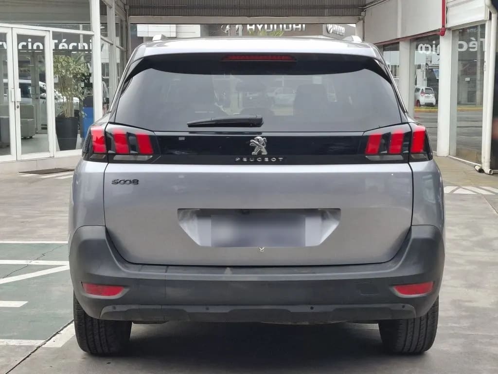 Peugeot 5008 1.5 Active Bluehdi 4x2 130 Eat8 5p año 2020