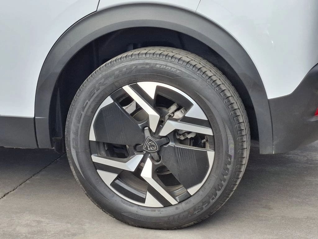 Peugeot 2008 1.2 Active Pack Puretech 130 Mt año 2024