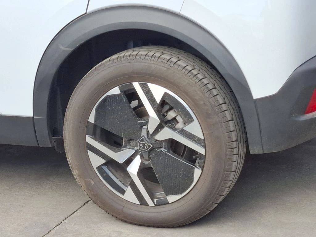 Peugeot 2008 1.2 Allure Pack Puretech 130 4x2 At 5p año 2024