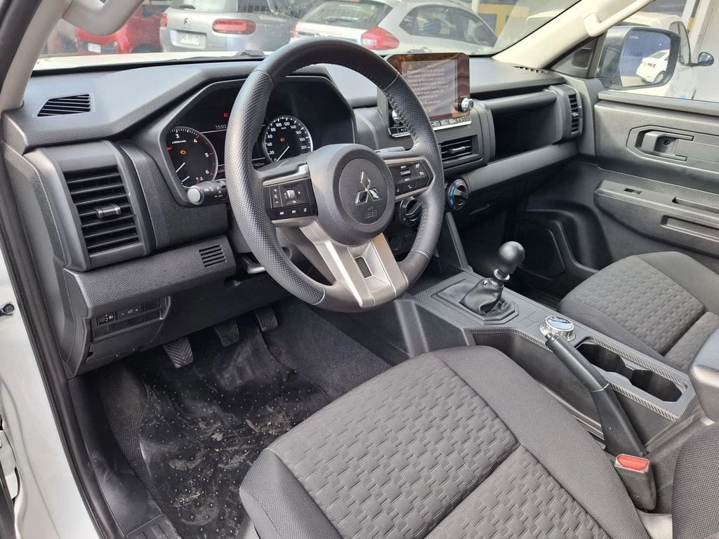 Mitsubishi L200 2.4 Dakar Xr Mt 4x4 Diesel año 2026