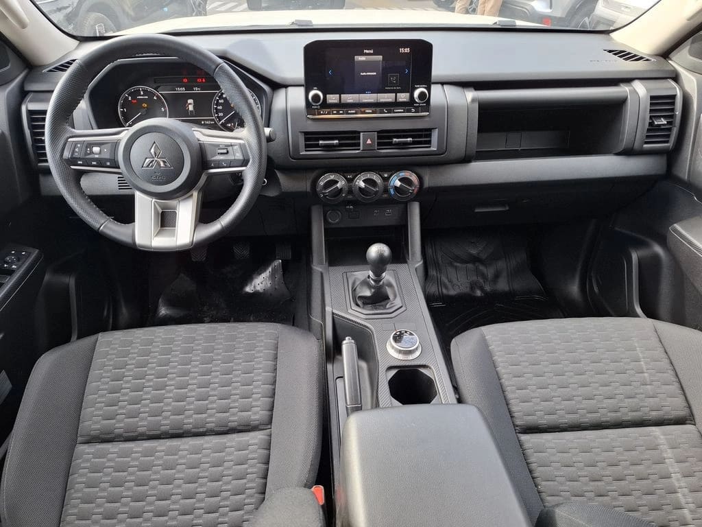 Mitsubishi L200 2.4 Dakar Xr Mt 4x4 Diesel año 2026