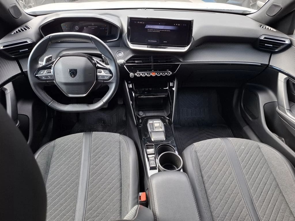 Peugeot 2008 1.2 Active Pack Puretech 130 Mt año 2024