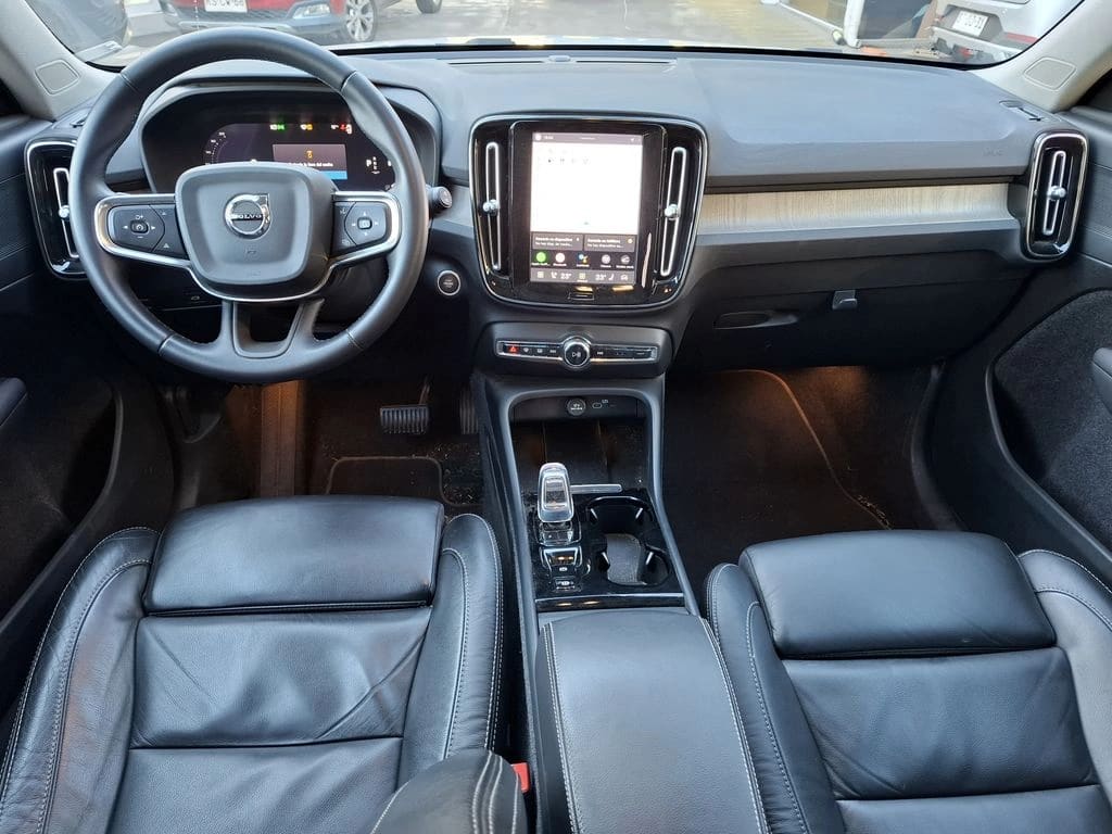 Volvo Xc40 2.0 B4 Ultimate Fwd At 5p año 2023