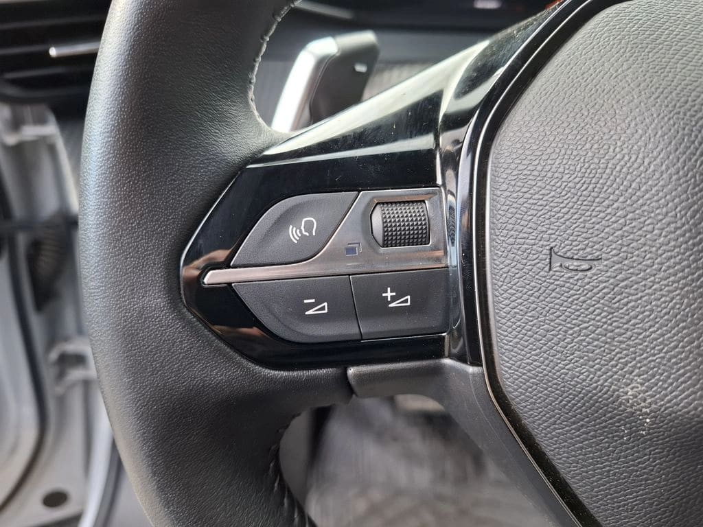 Peugeot 2008 1.2 Allure Pack Puretech 130 4x2 At 5p año 2024