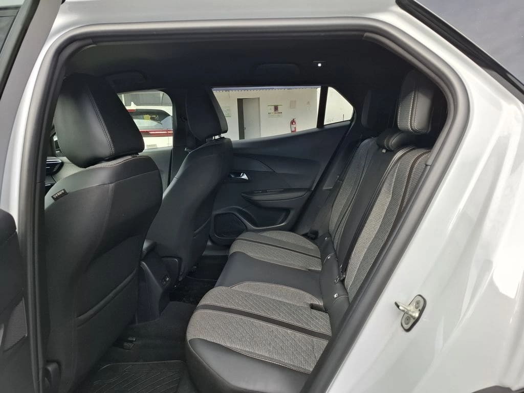 Peugeot 2008 1.2 Active Pack Puretech 130 Mt año 2024