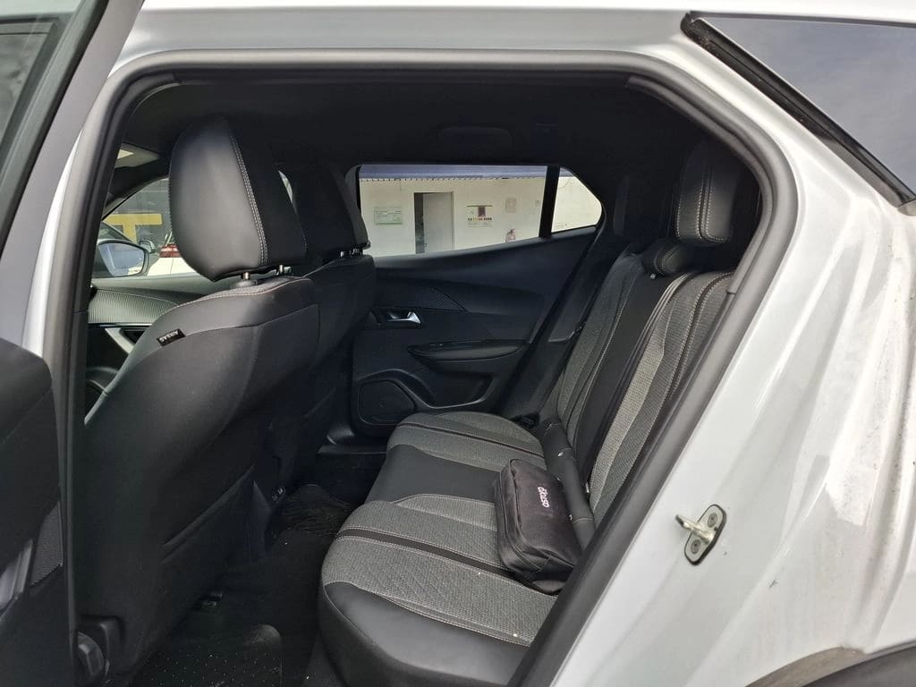 Peugeot 2008 1.2 Allure Pack Puretech 130 4x2 At 5p año 2024