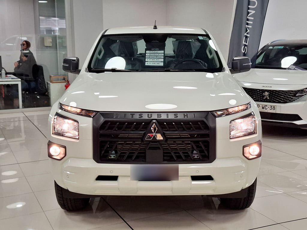 Mitsubishi L200 2.4 Katana Xrt Mt 4x4 Diesel año 2026
