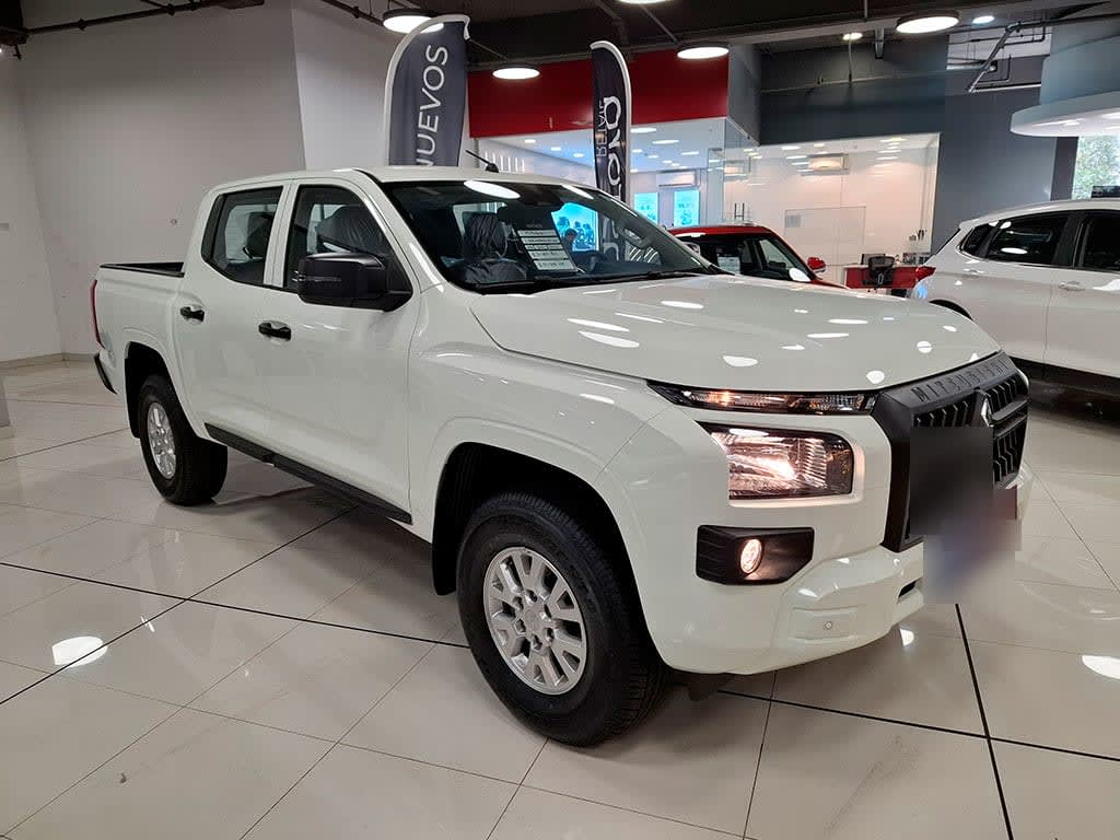 Mitsubishi L200 2.4 Katana Xrt Mt 4x4 Diesel año 2026