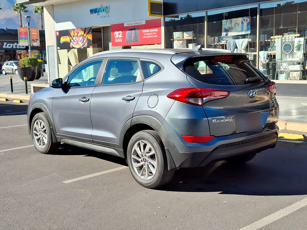 Hyundai Tucson 2.0 Plus Diesel 4x2 At 5p año 2018