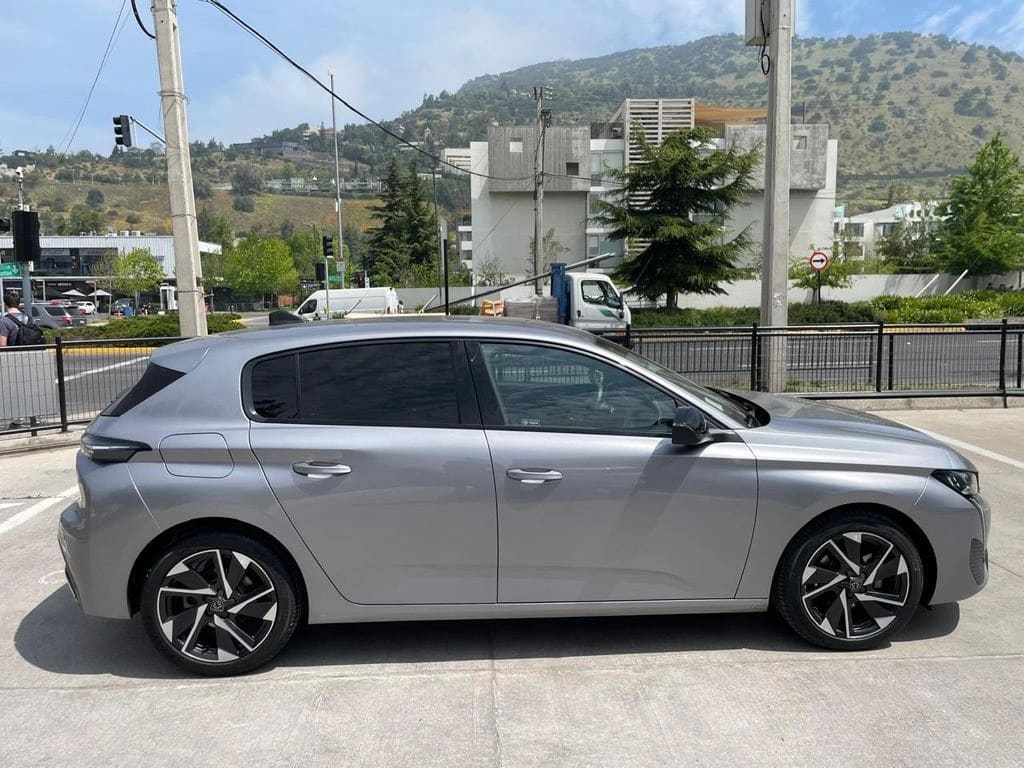Peugeot 308 1.2 Allure Pack Puretech 130 4x2 Eat8 5p año 2024