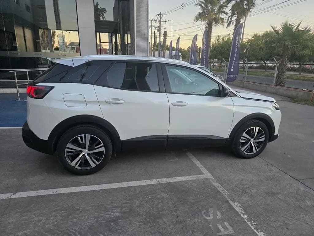 Peugeot 3008 1.2 Active Pack Puretech 130 año 2022
