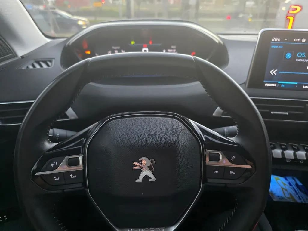 Peugeot 3008 1.2 Active Pack Puretech 130 año 2022