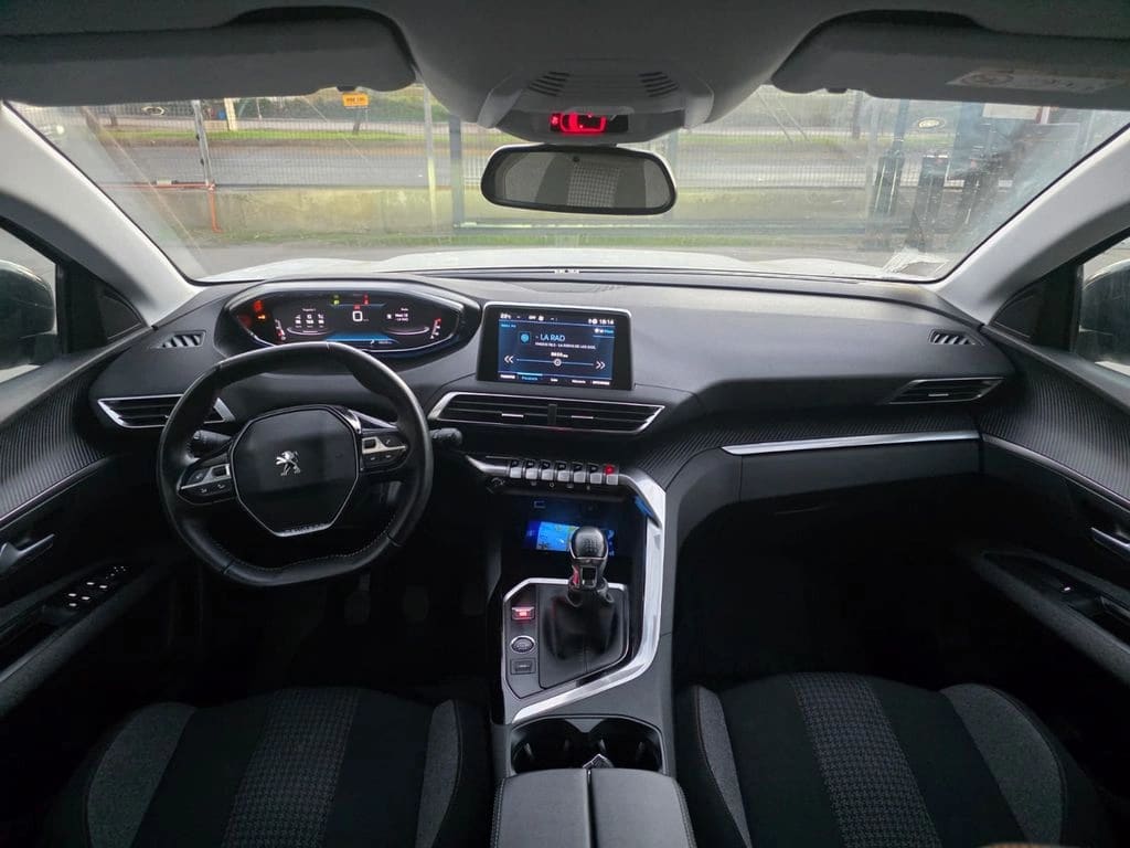 Peugeot 3008 1.2 Active Pack Puretech 130 año 2022