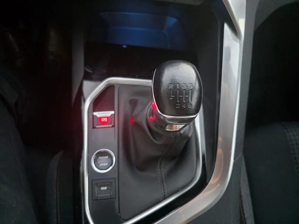 Peugeot 3008 1.2 Active Pack Puretech 130 año 2022