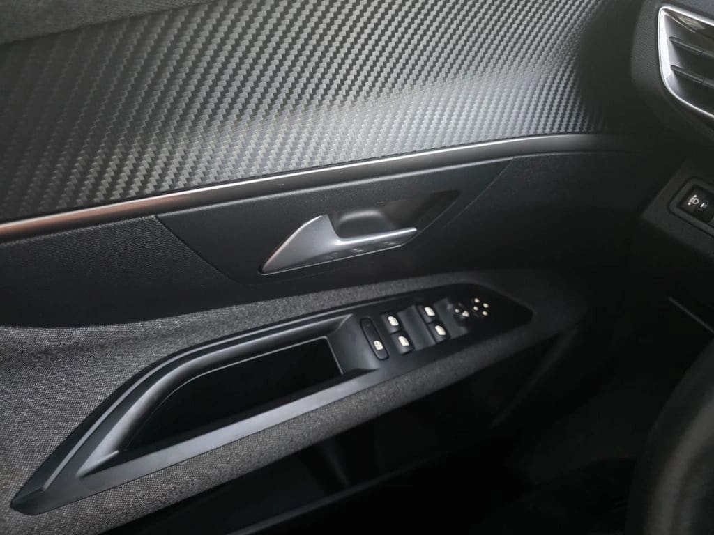 Peugeot 3008 1.2 Active Pack Puretech 130 año 2022