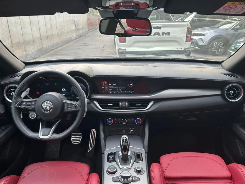 Alfa Romeo Stelvio 2.0 Super Awd At 5p año 2024