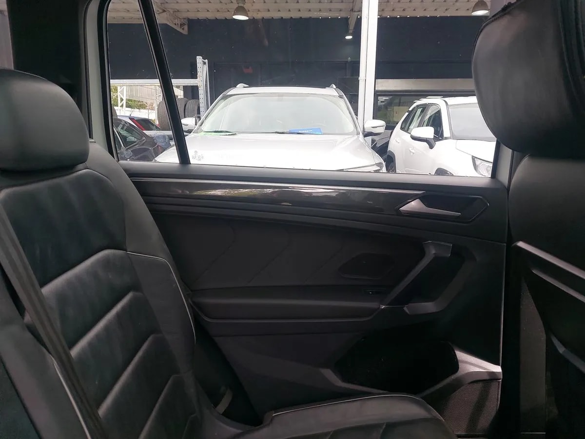 Volkswagen Tiguan 2.0 Tsi Limited 4motion 4x4 At 5p año 2019