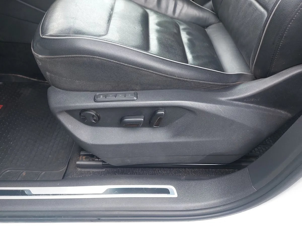 Volkswagen Tiguan 2.0 Tsi Limited 4motion 4x4 At 5p año 2019
