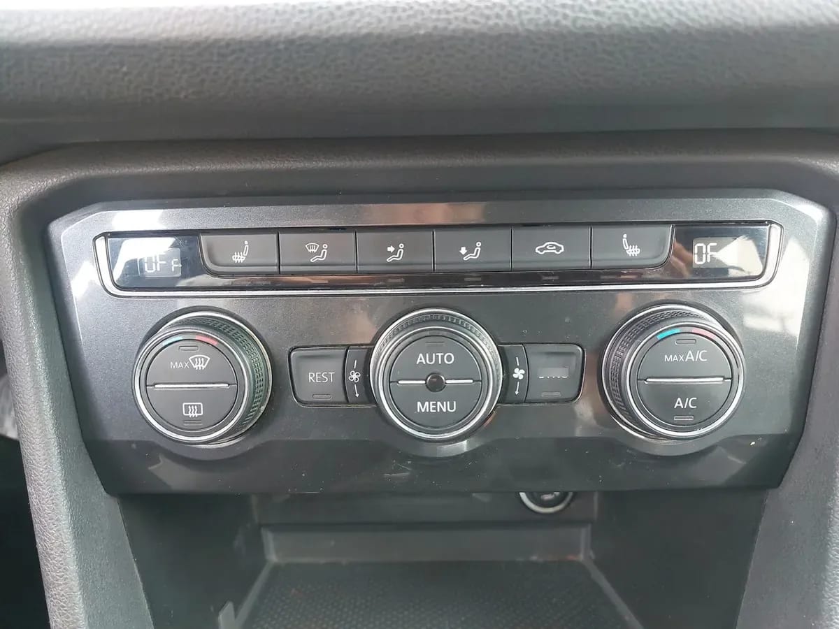 Volkswagen Tiguan 2.0 Tsi Limited 4motion 4x4 At 5p año 2019