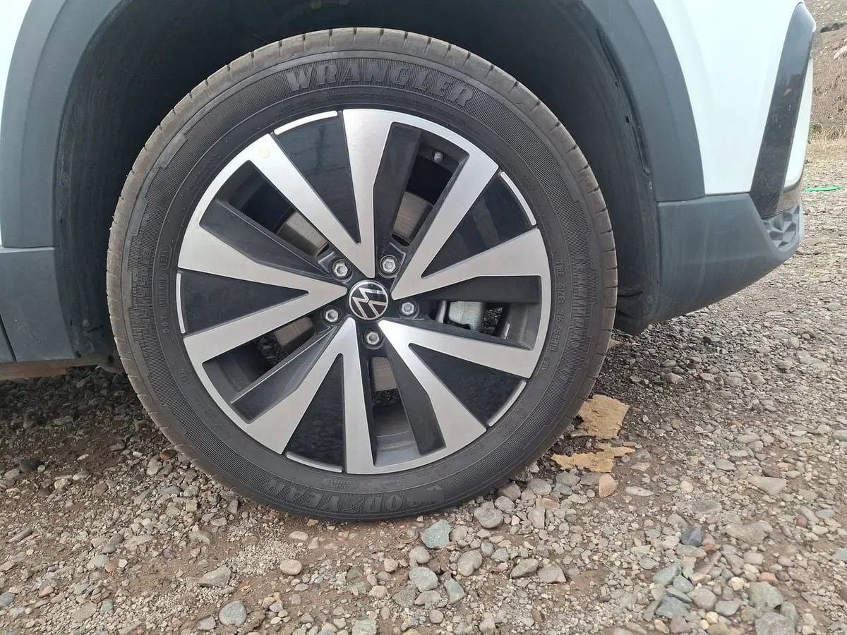 Volkswagen Taos 1.4 Tsi Comfortline 4x2 At 5p año 2026
