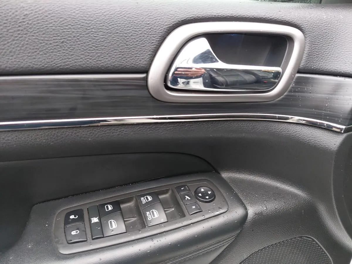 Jeep Grand Cherokee 3.6 Limited 4x4 At 5p año 2022