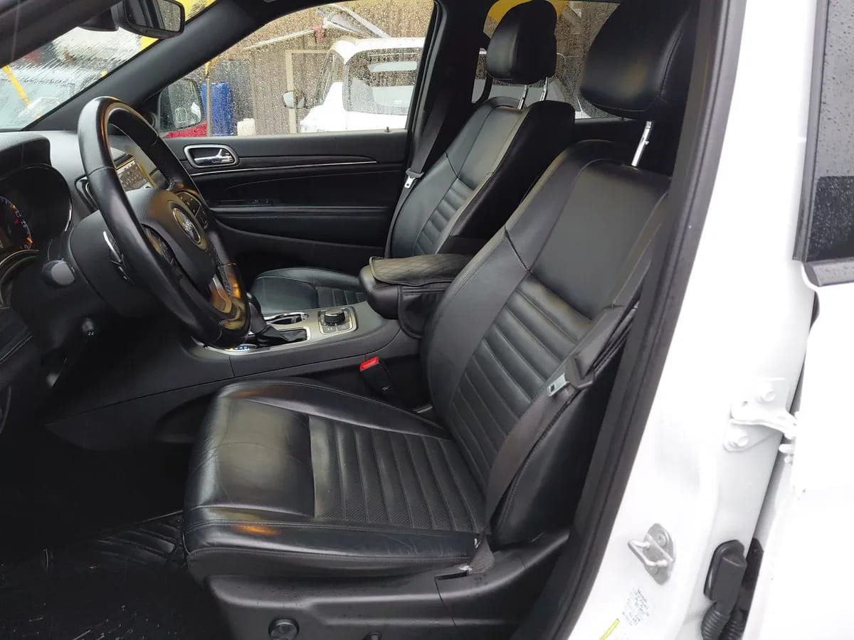 Jeep Grand Cherokee 3.6 Limited 4x4 At 5p año 2022