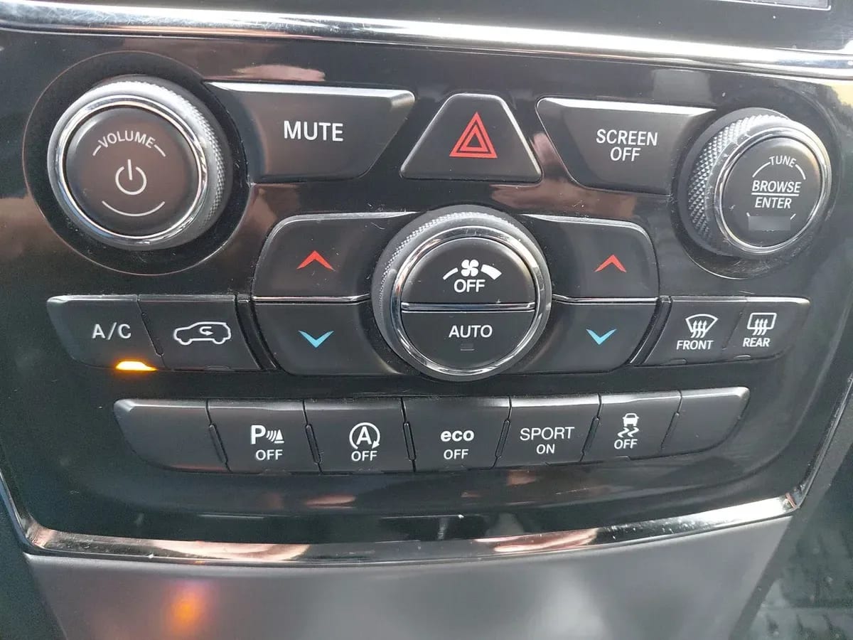 Jeep Grand Cherokee 3.6 Limited 4x4 At 5p año 2022